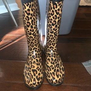 Cheetah rain boots